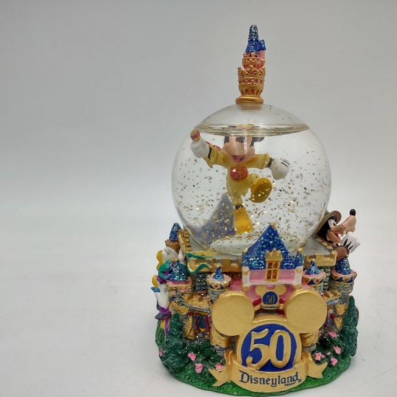 Disney Mickey Mouse & Friends "50th Anniversary Disneyland" 2005 Snow Globe - Picture 15 of 16